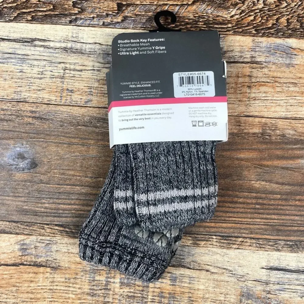 Yummie Women's Shoe Size 4-10 Gray Lyocell Nylon Spandex Warm Me Up Studio Socks